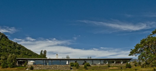 Casa en el lago Rupanco / Izquierdo Lehmann (2)