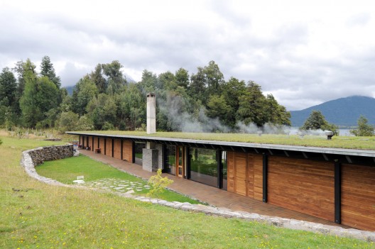 Casa en el lago Rupanco / Izquierdo Lehmann (9)