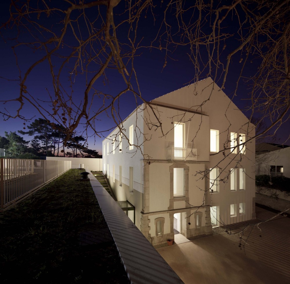 Center School S.Miguel de Nevogilde / AVA Architects © Fg+Sg