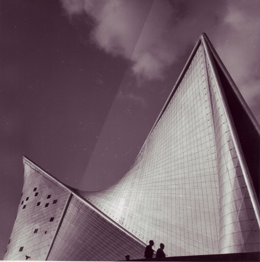 Pabellón Philips Expo 58 / Le Corbusier & Iannis Xenakis